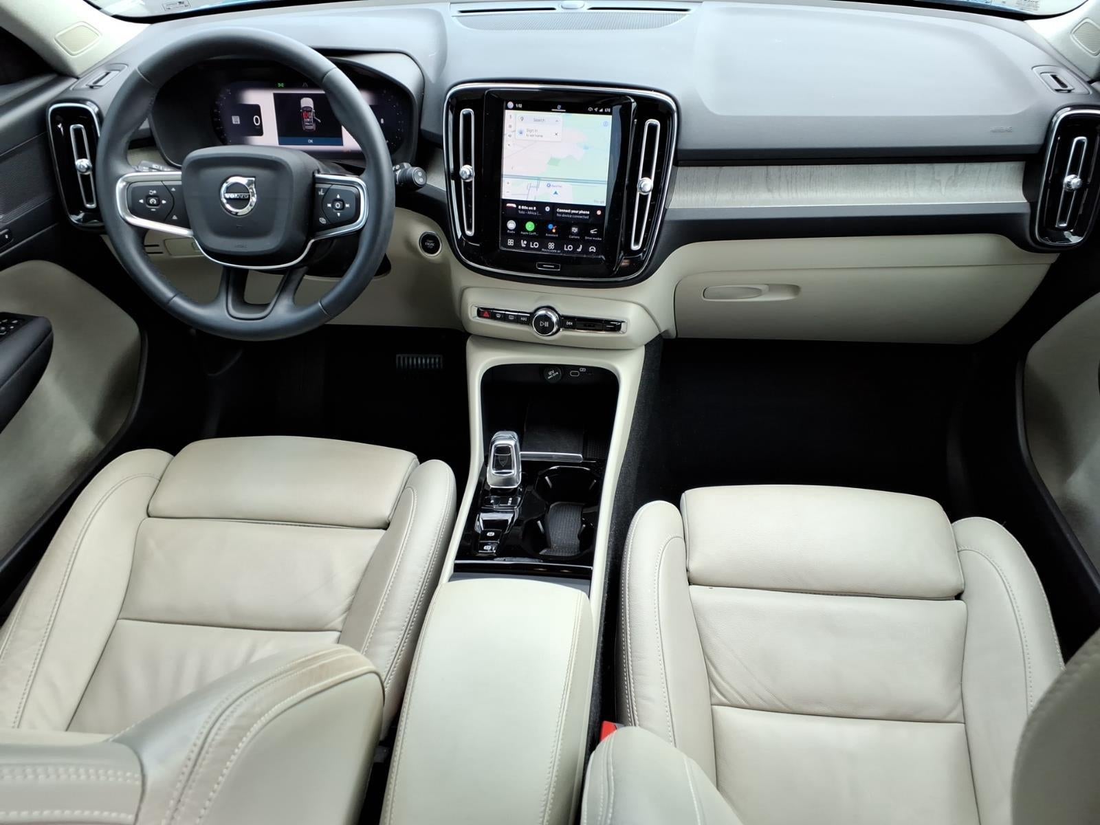 2023 Volvo XC40 Plus Bright Theme