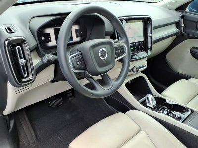 2023 Volvo XC40 Plus Bright Theme