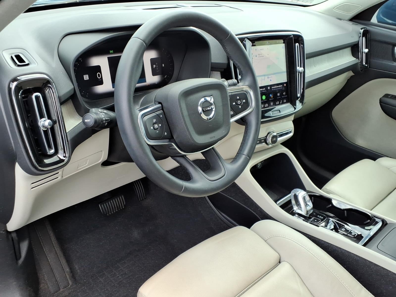 2023 Volvo XC40 Plus Bright Theme