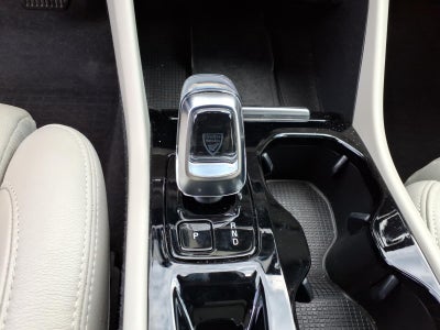 2023 Volvo XC40 Plus Bright Theme