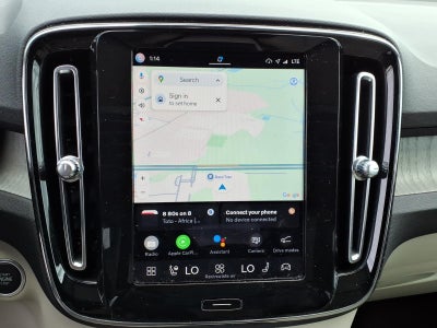 2023 Volvo XC40 Plus Bright Theme