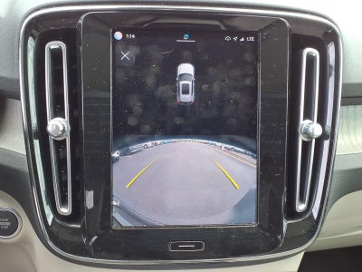 2023 Volvo XC40 Plus Bright Theme