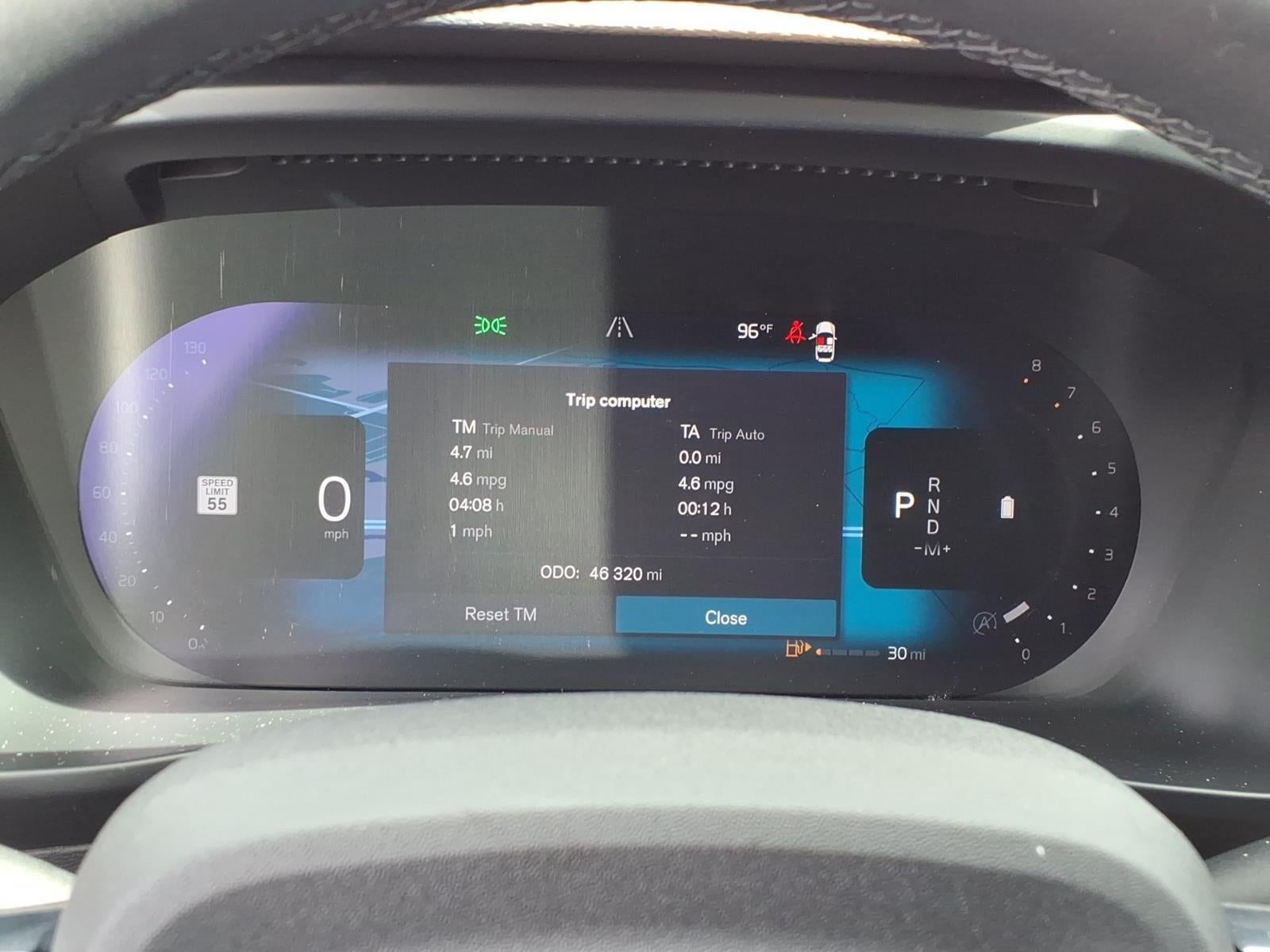 2023 Volvo XC40 Plus Bright Theme
