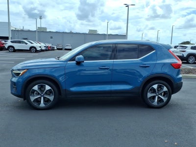 2023 Volvo XC40 Plus Bright Theme