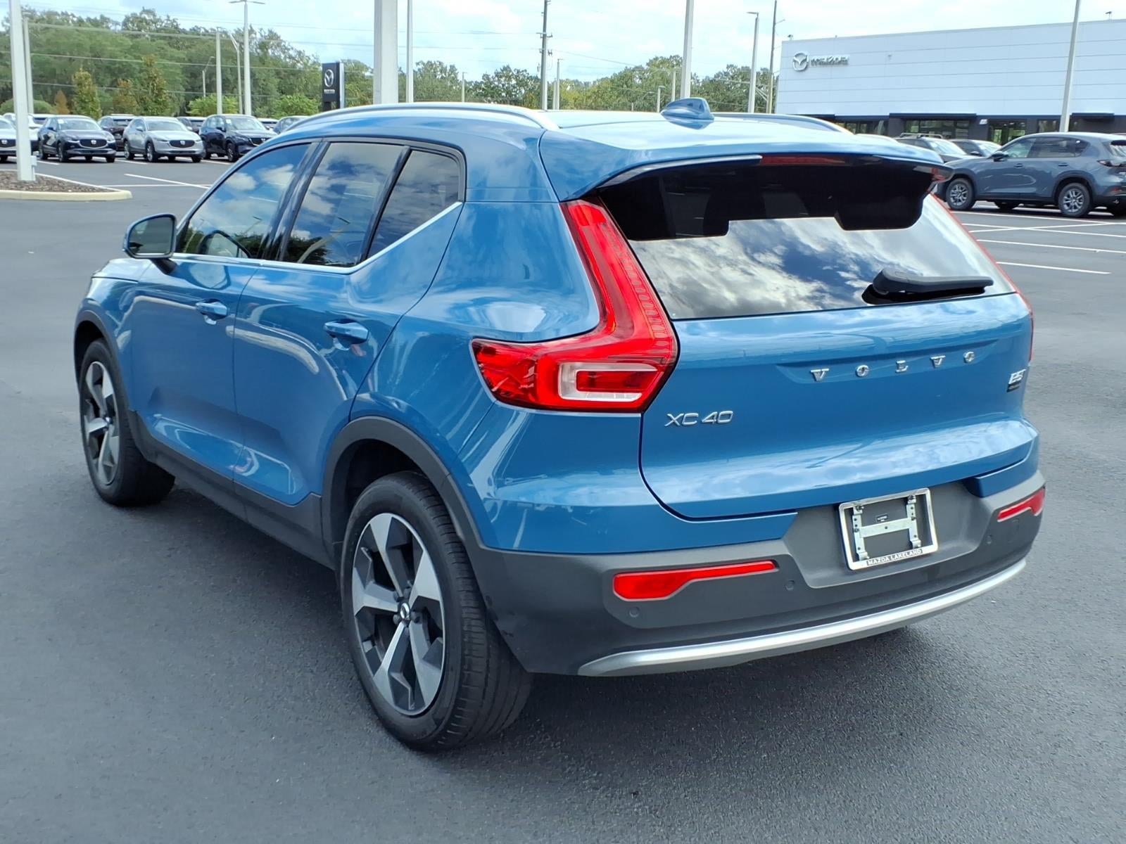 2023 Volvo XC40 Plus Bright Theme