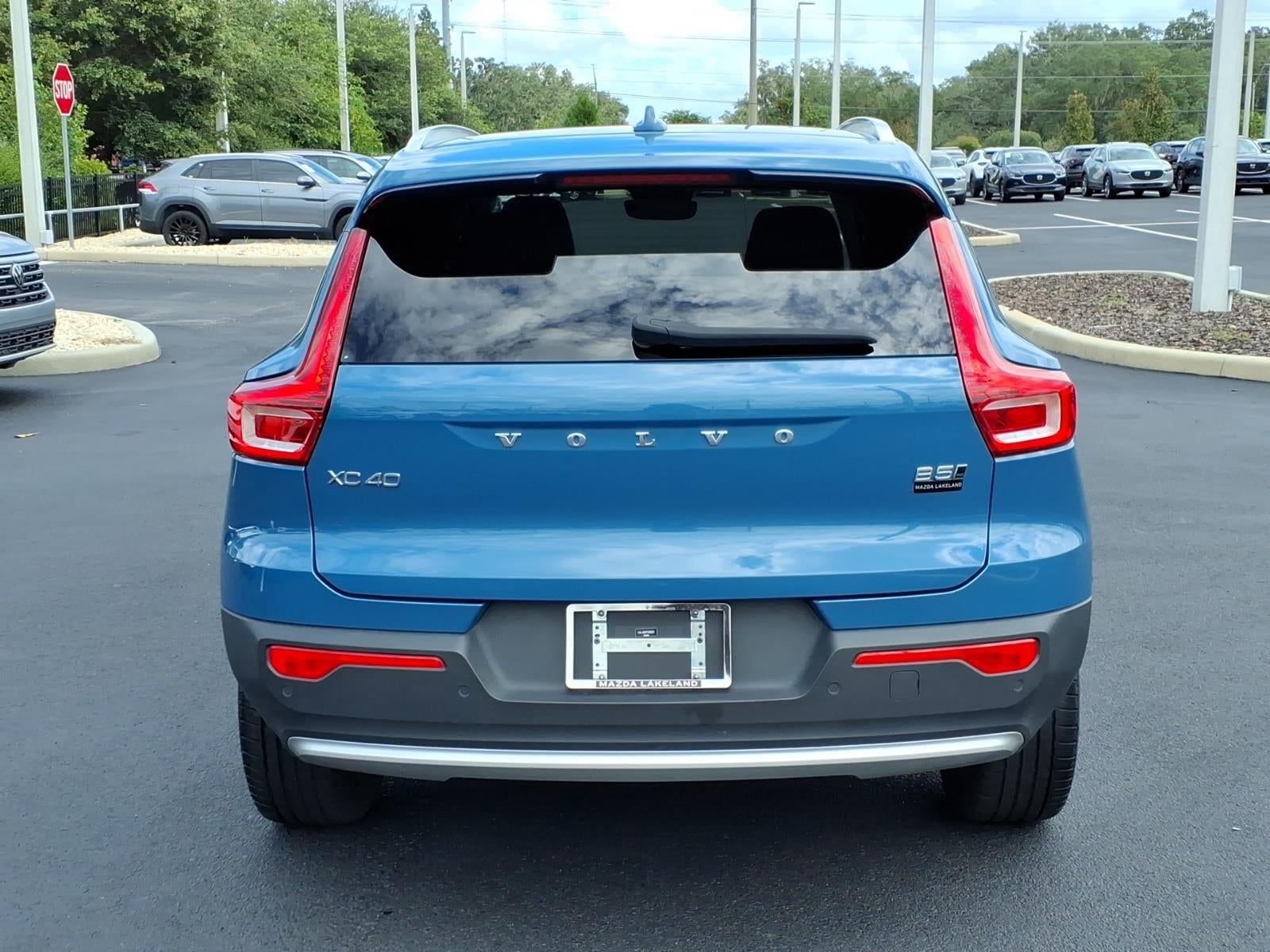 2023 Volvo XC40 Plus Bright Theme