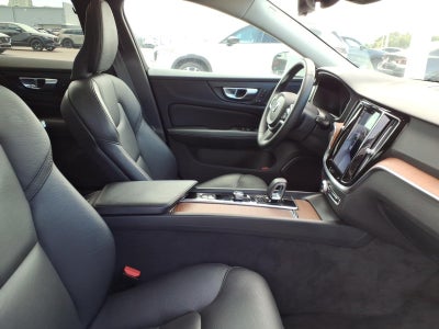 2025 Volvo V60 Cross Country Plus