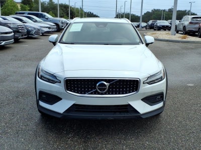 2025 Volvo V60 Cross Country Plus