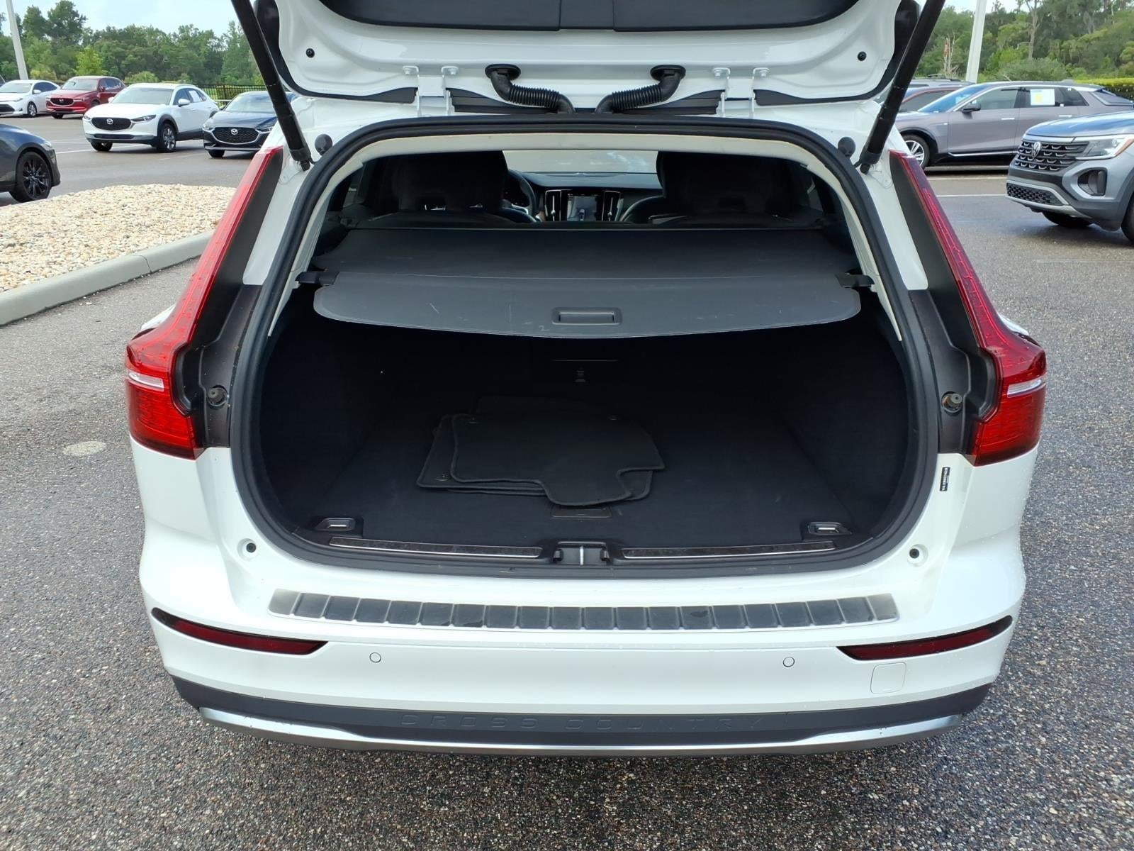 2025 Volvo V60 Cross Country Plus