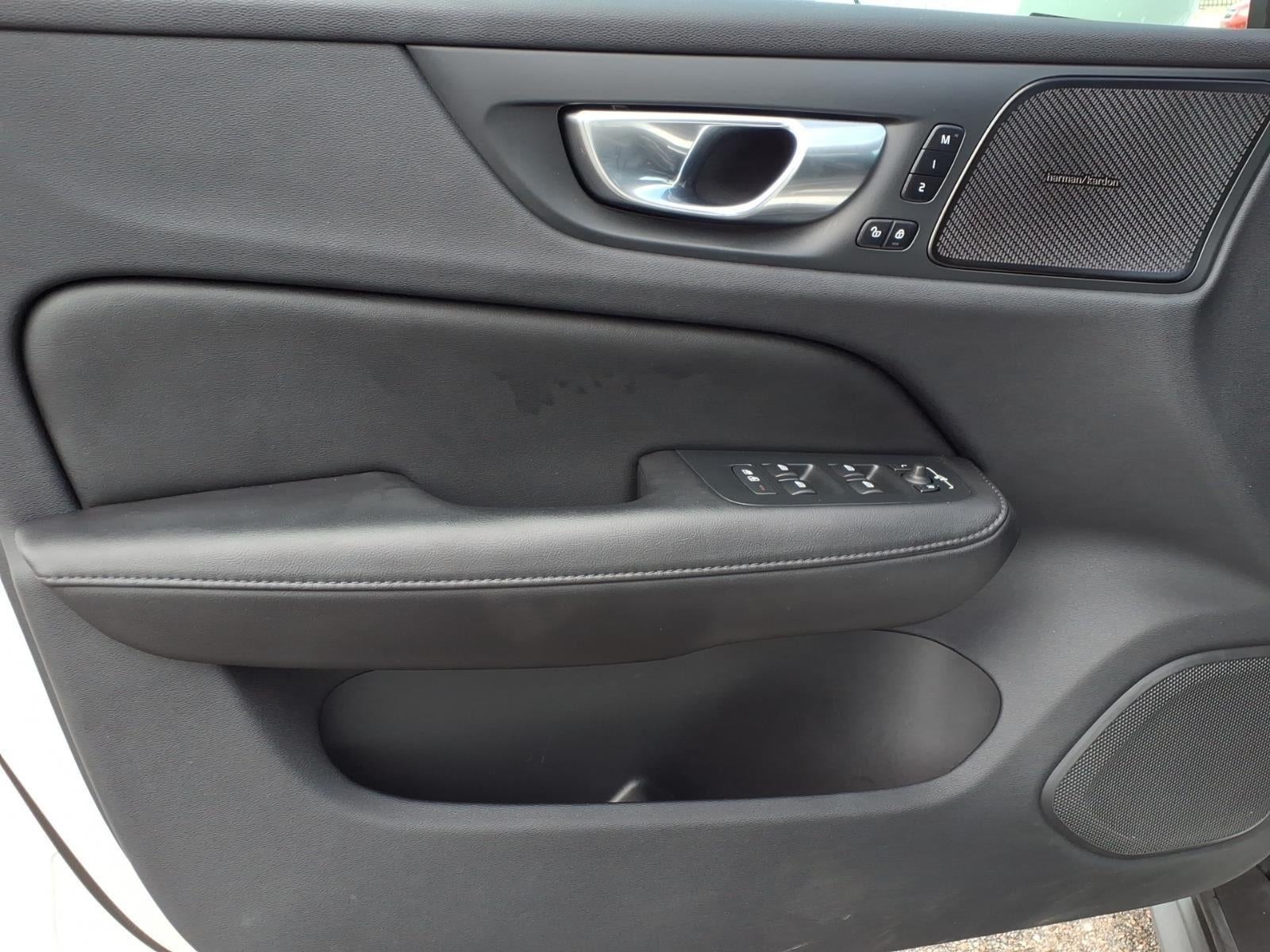 2025 Volvo V60 Cross Country Plus