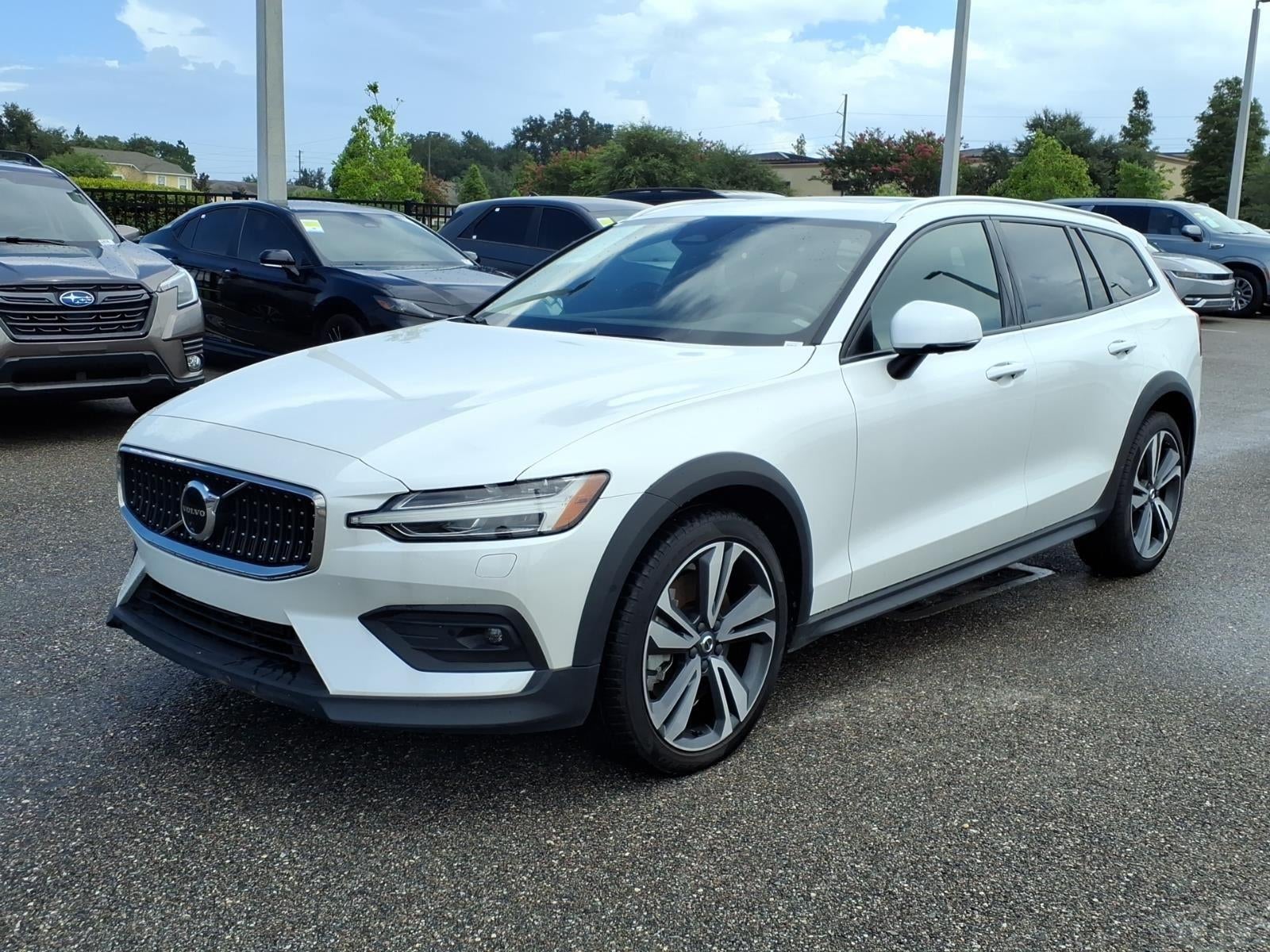 2025 Volvo V60 Cross Country Plus