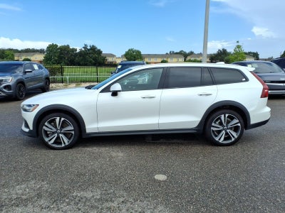 2025 Volvo V60 Cross Country Plus