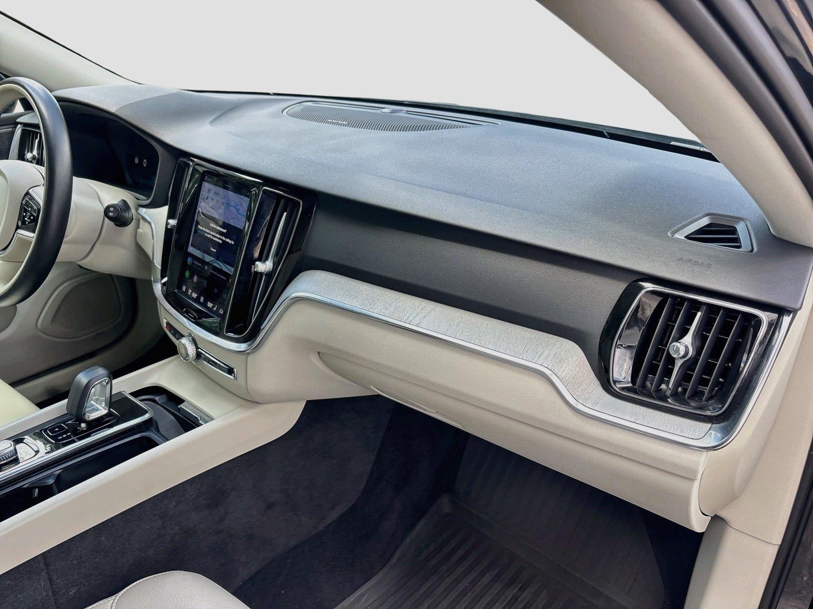 2025 Volvo V60 Cross Country Plus
