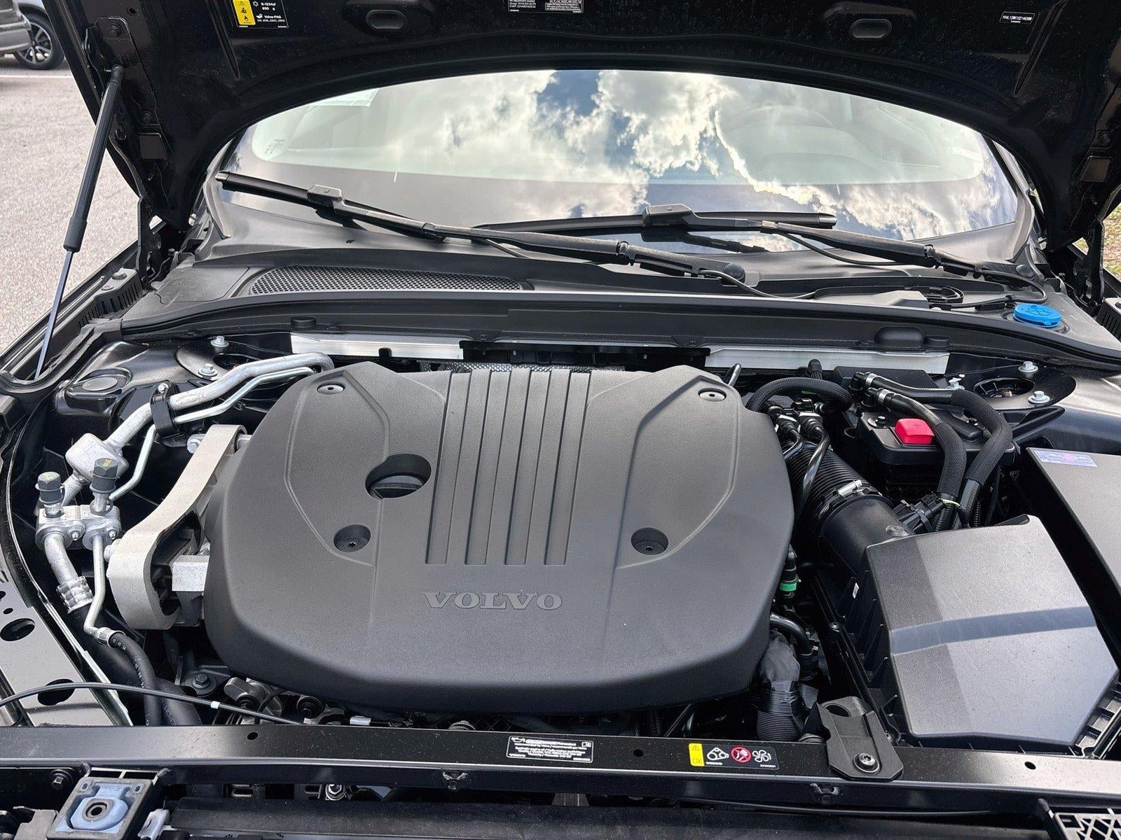 2025 Volvo V60 Cross Country Plus