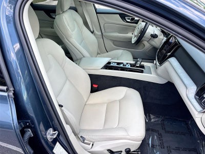 2025 Volvo V60 Cross Country Plus