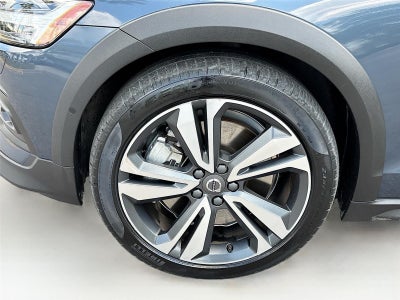 2025 Volvo V60 Cross Country Plus